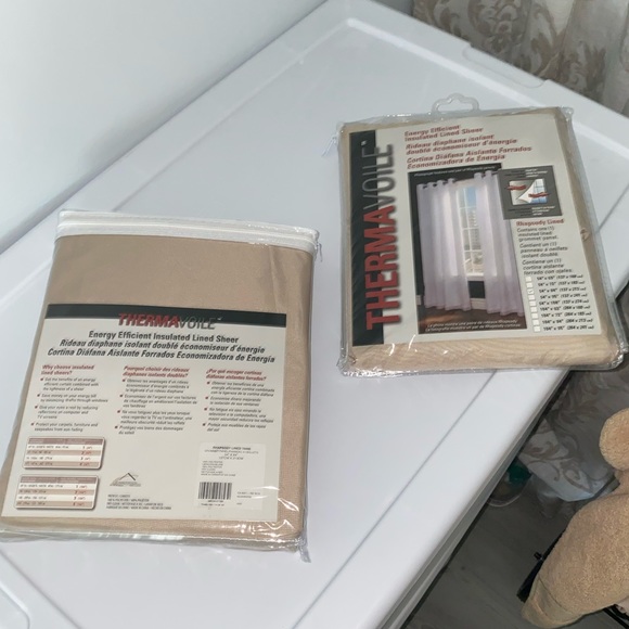 Semi-sheer thermal grommet single curtain panel - Picture 4 of 4